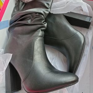 Booties size 8 zip up